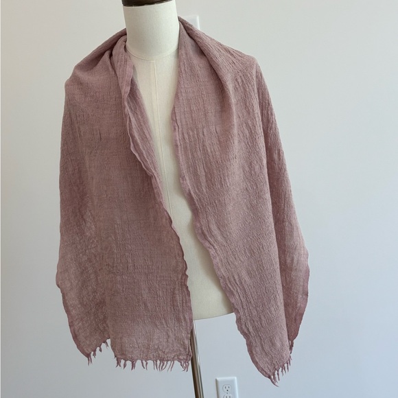 Elegant Wool Mauve Scarf - Picture 6 of 7